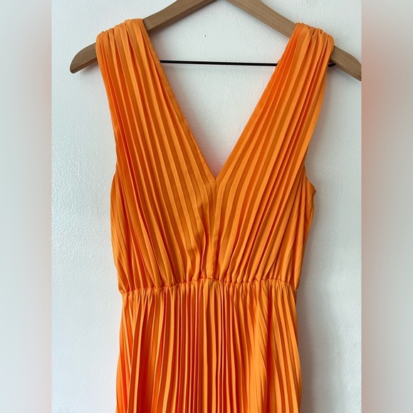 Express Color Block Satin Accordion Pleated Maxi Dress - Picture 4 of 7